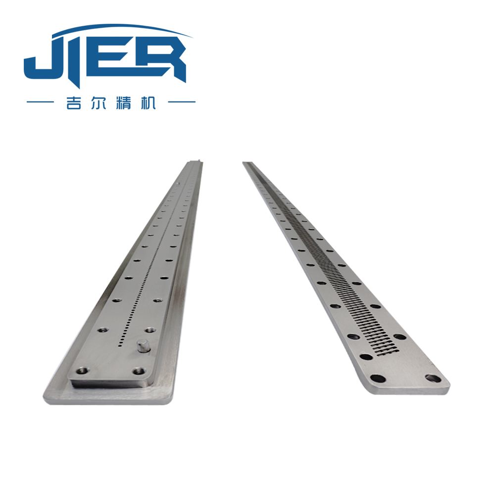 Single and dual color (carpet silk) spinneret